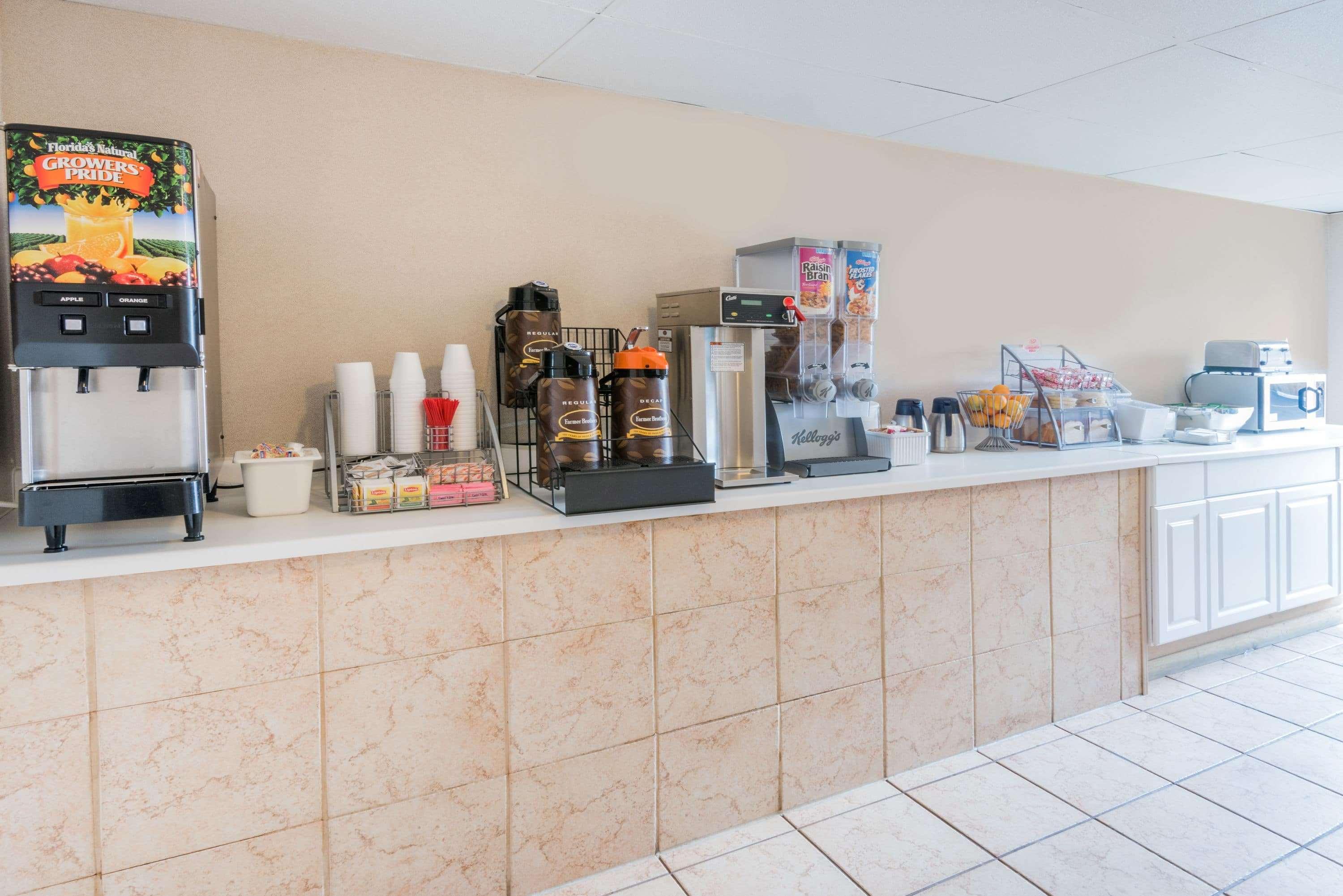 Super 8 By Wyndham Columbus Hotel Ngoại thất bức ảnh