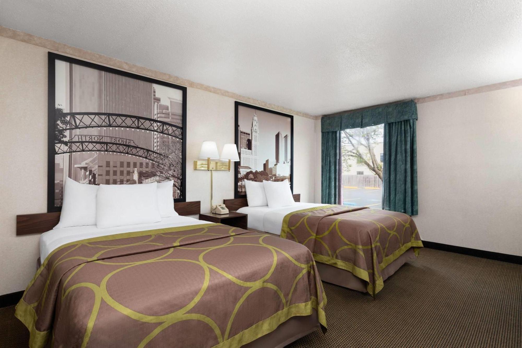 Super 8 By Wyndham Columbus Hotel Ngoại thất bức ảnh
