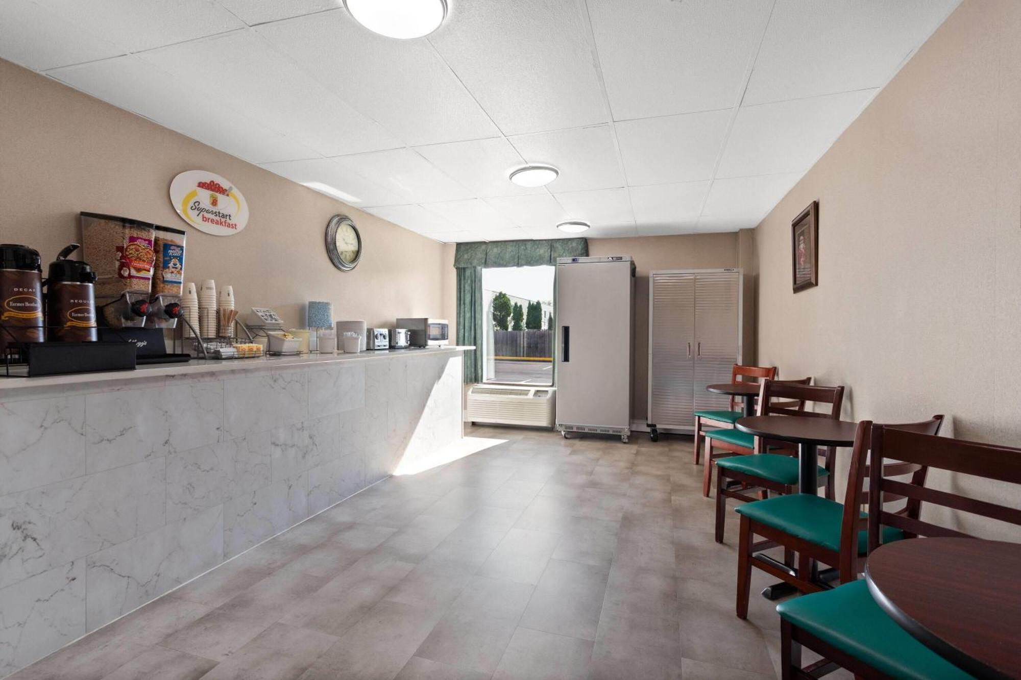 Super 8 By Wyndham Columbus Hotel Ngoại thất bức ảnh